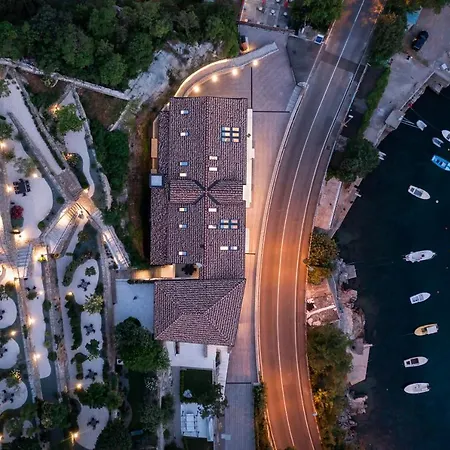 Mare Sano Plaza Apartment