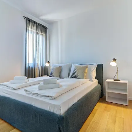 Mare Sano Plaza Apartament *