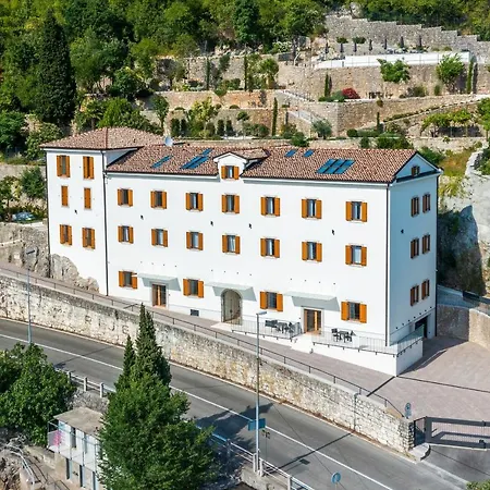 Mare Sano Plaza Apartament *